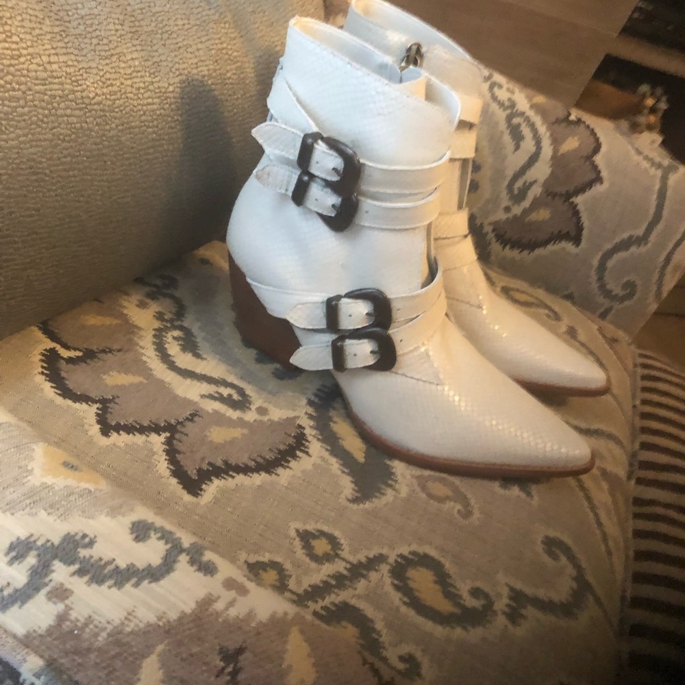 Brand new Matisse boots in perfect condition!